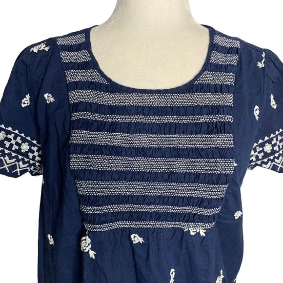 Lucky Brand Embroidered Peasant Top S Blue Short Sleeve Smocking Key Hole Back - Picture 2 of 6